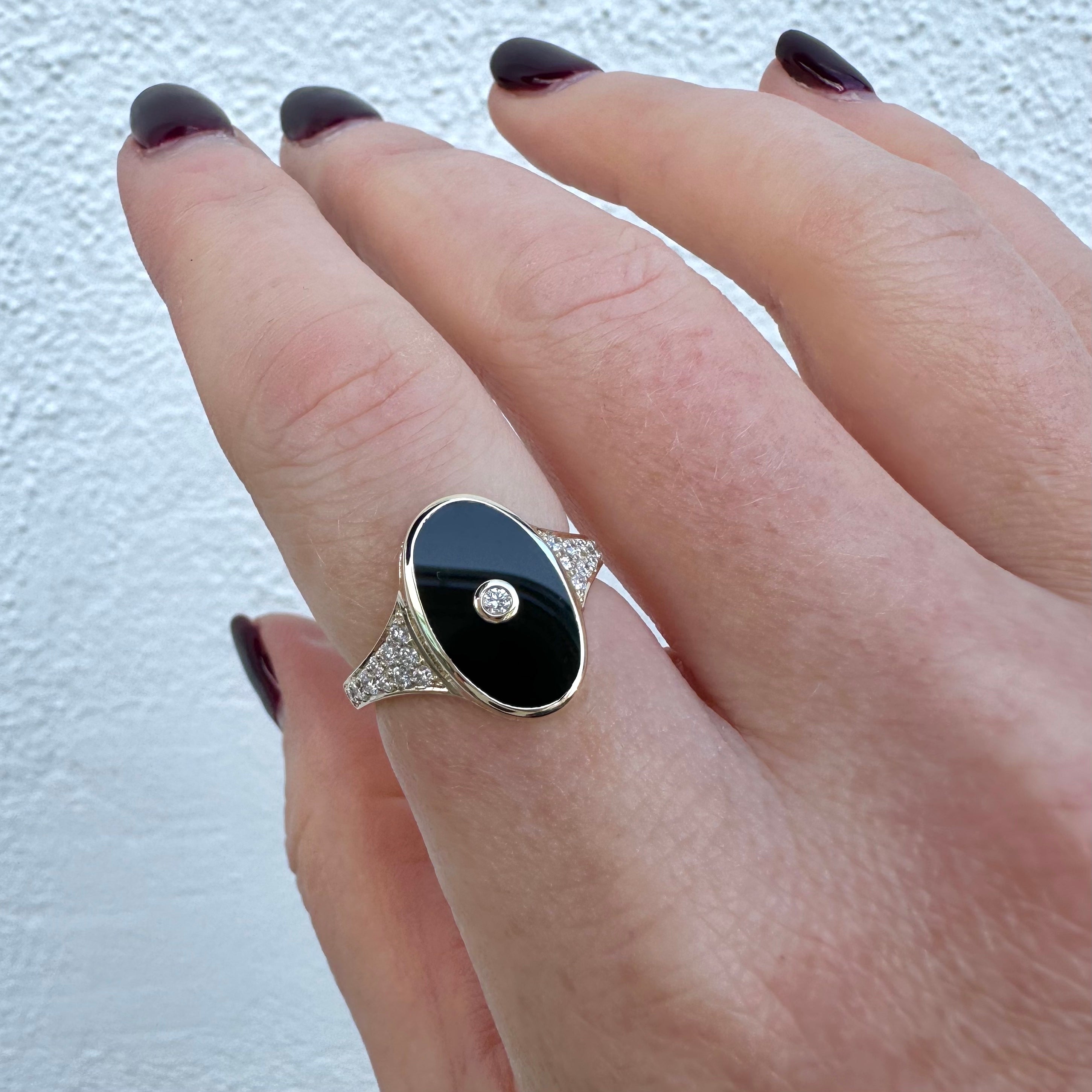 9ct Yellow Gold Oval Onyx Diamond Ring – Cameron Jewellery