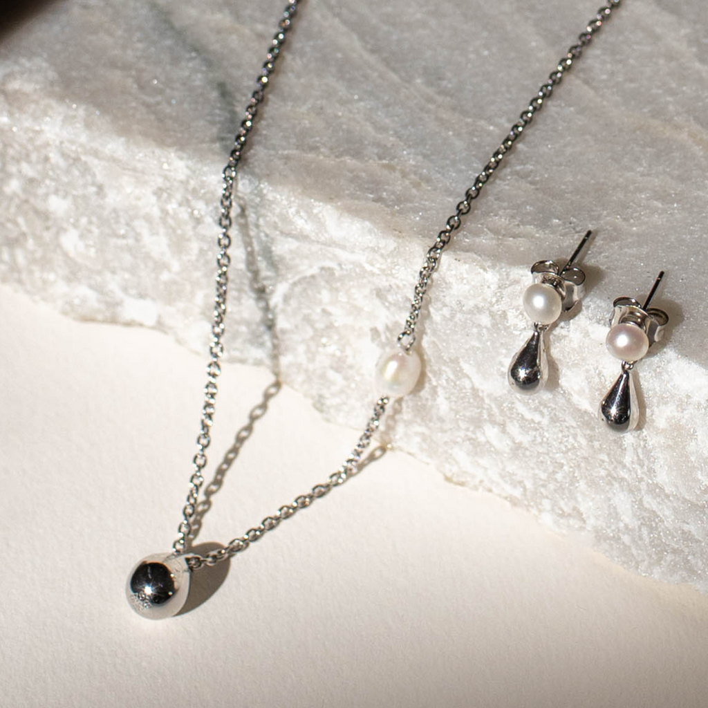 BOH RUNGA- Sterling Silver Drop in the Ocean Pearl Moon Glow Pendant