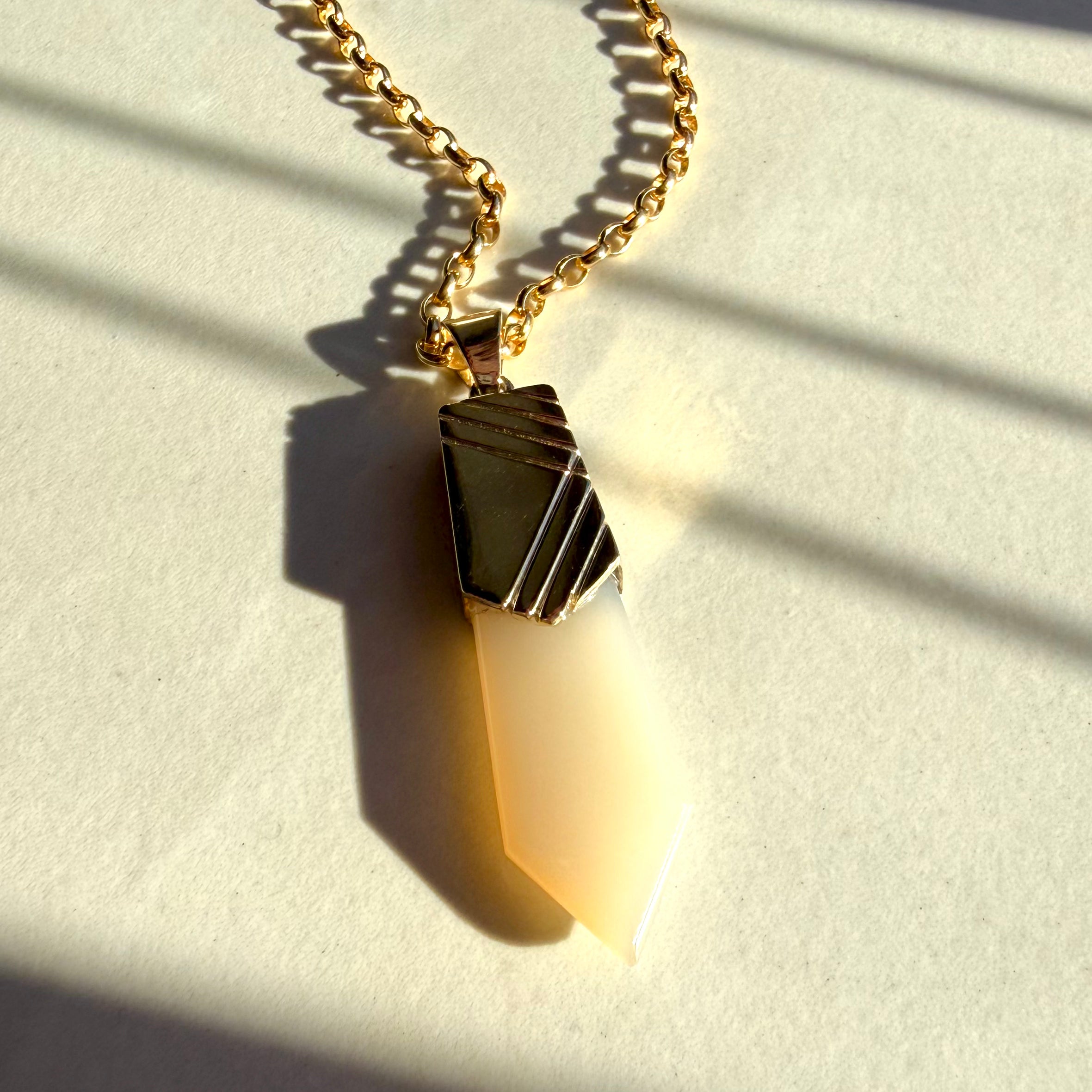 9ct Yellow Gold White Agate Pendant