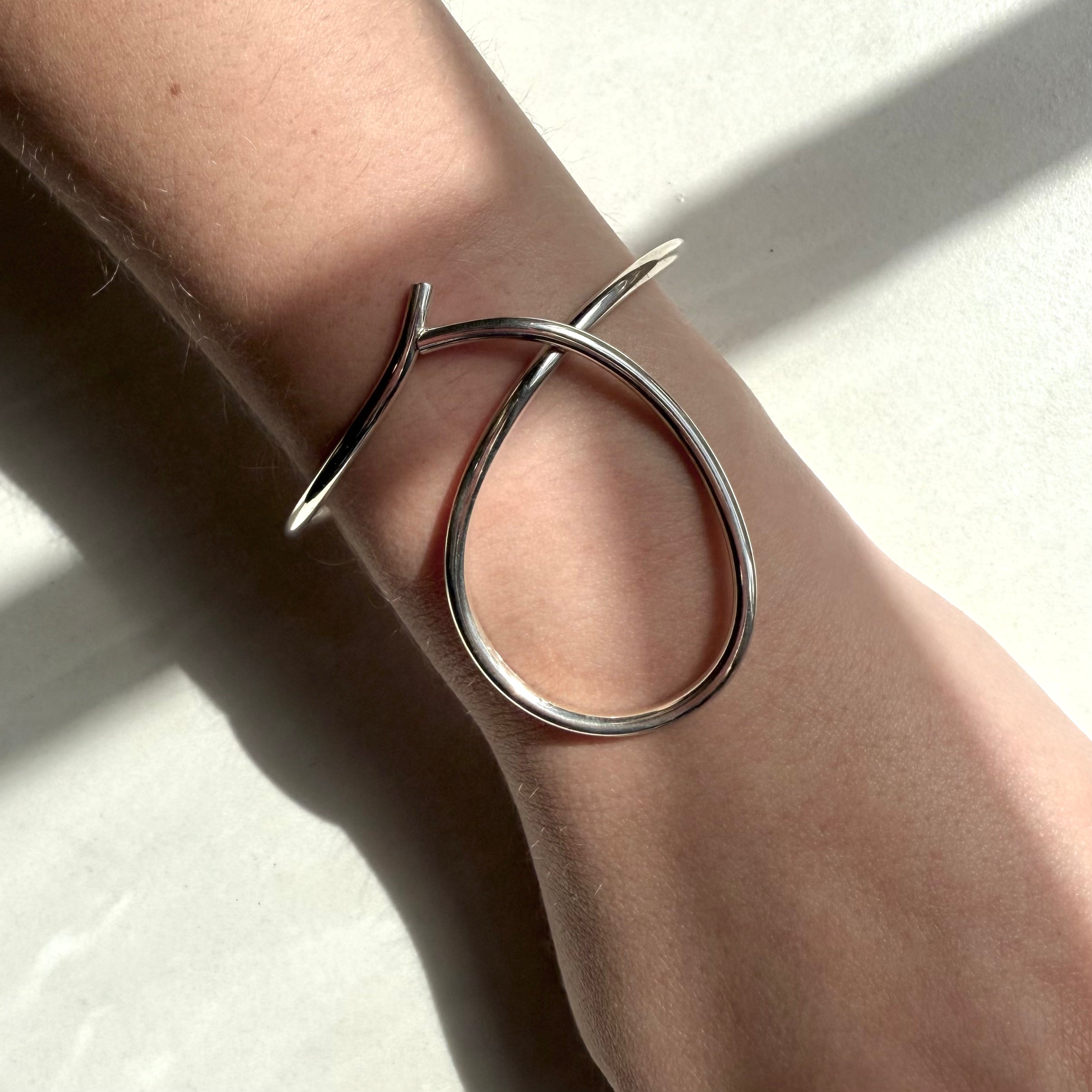 Sterling Silver Fancy Round Wire Loop Bangle