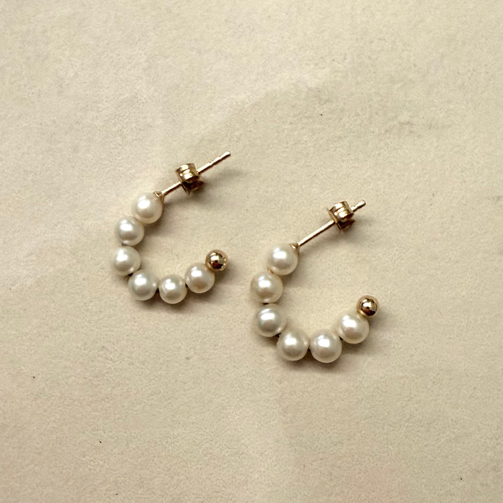 9ct Yellow Gold White Freshwater Pearl Open Hoop Earrings