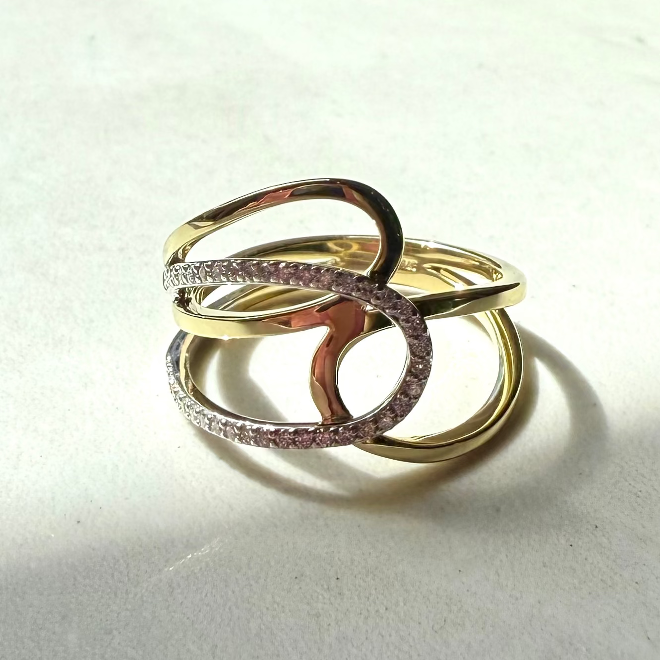 9ct Yellow Gold & Round Brilliant Cut Diamond Double Swirl Band