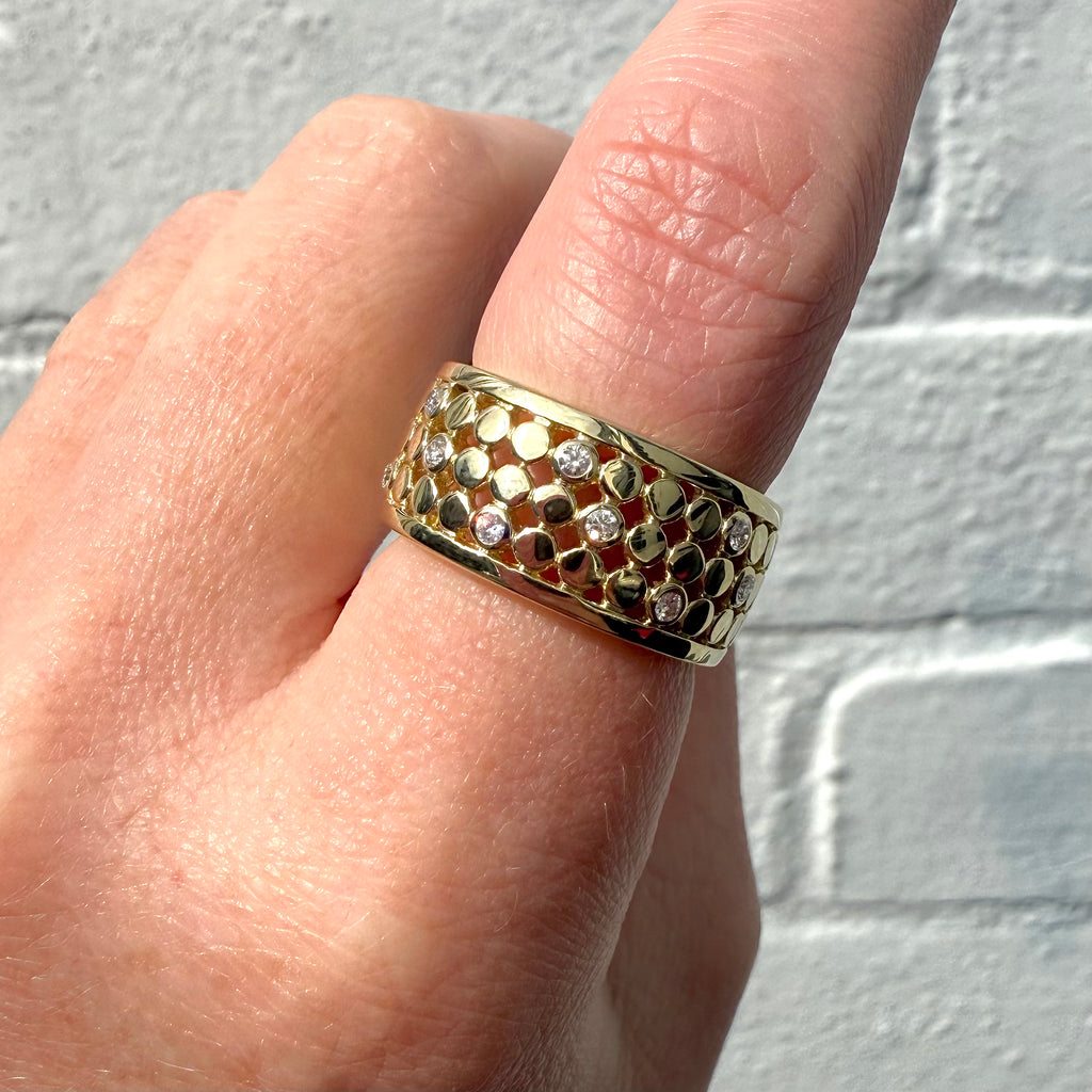 9ct Yellow Gold Lattice Diamond Band