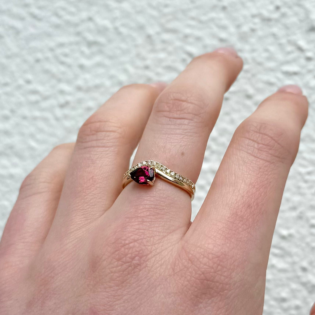 9ct Yellow Gold Pear Cut Rhodolite Garnet & Round Brilliant Cut Diamond Ring