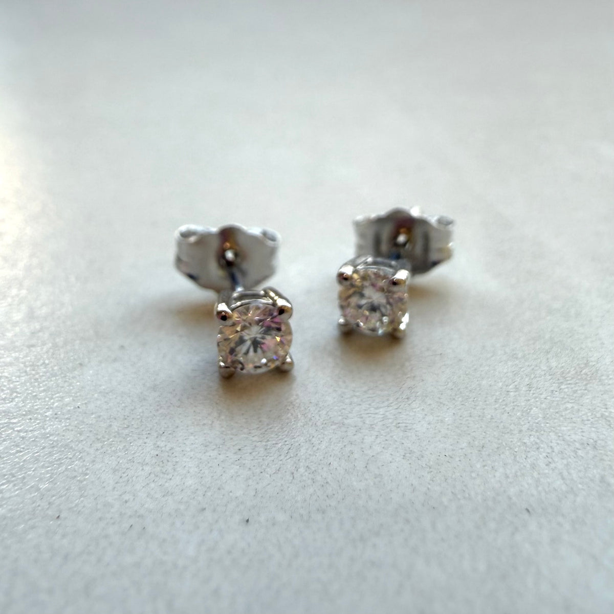 9ct White Gold 0.40ct Round Brilliant Cut Diamond Stud Earrings
