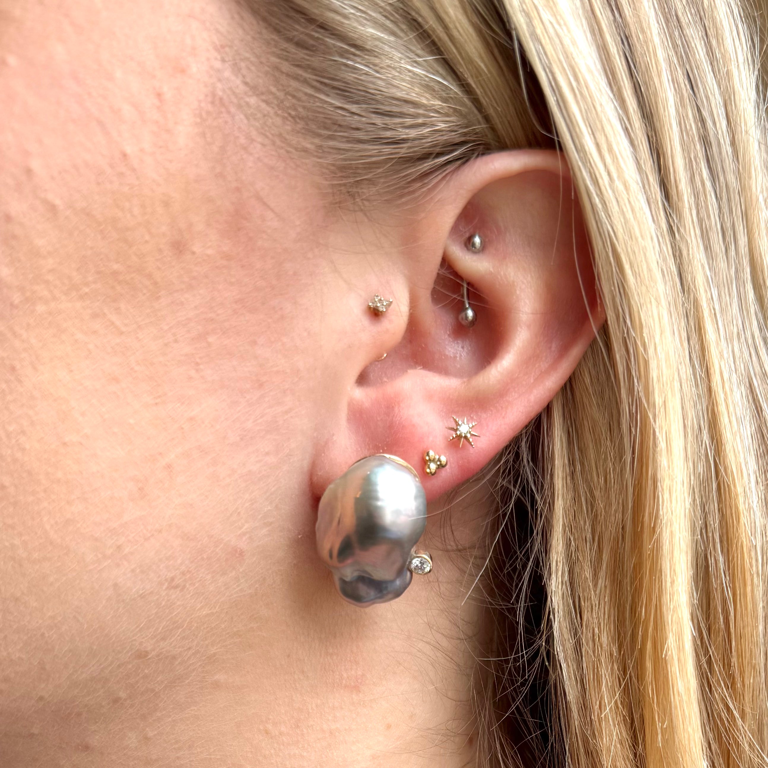 9ct Yellow Gold Freshwater Baroque Grey Pearl & Round Brilliant Diamonds Stud Earrings