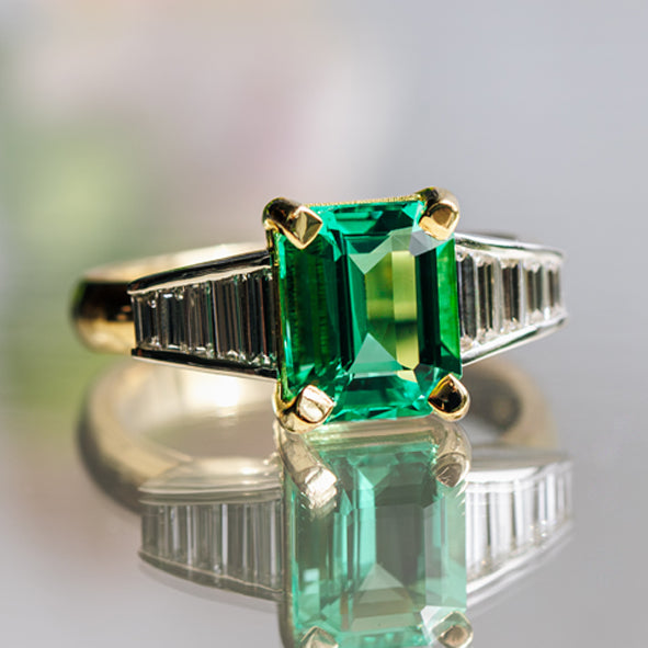 18ct Yellow Gold & Platinum Colombian Emerald & Trapezoid Diamond Ring