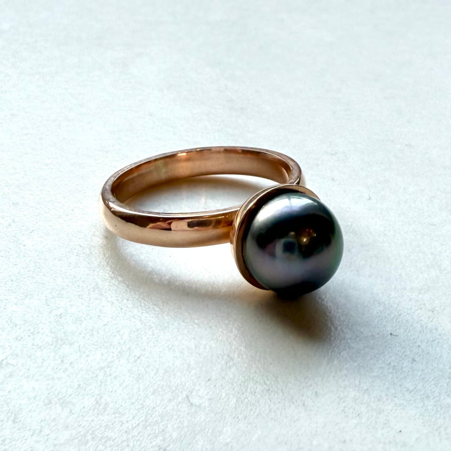 9ct Rose Gold & Tahitian Black Pearl Ring