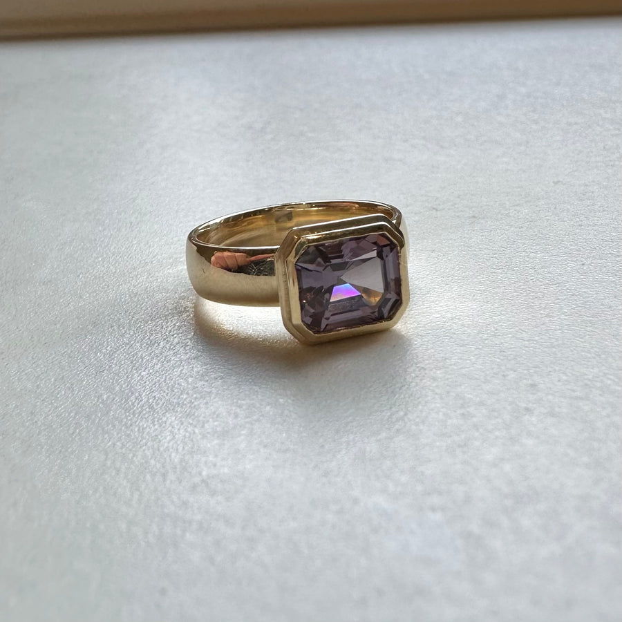 9ct Yellow Gold Lilac Emerald Cut Spinel Double Bezel Ring