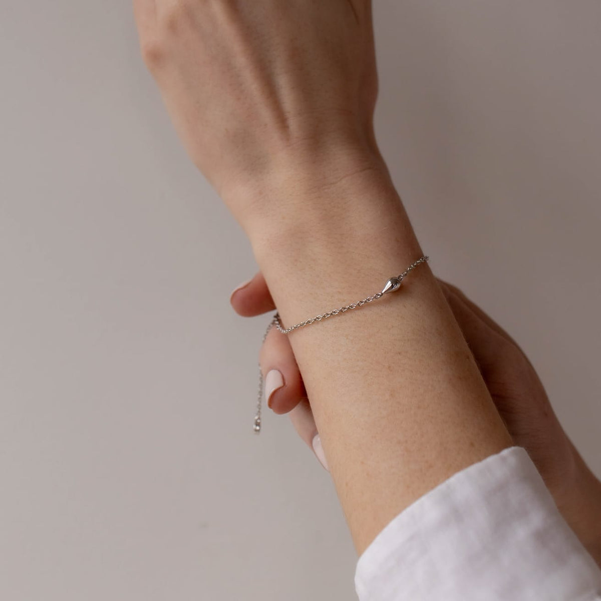 Boh Runga - Sterling Silver & Topaz Drop in the Ocean Bracelet