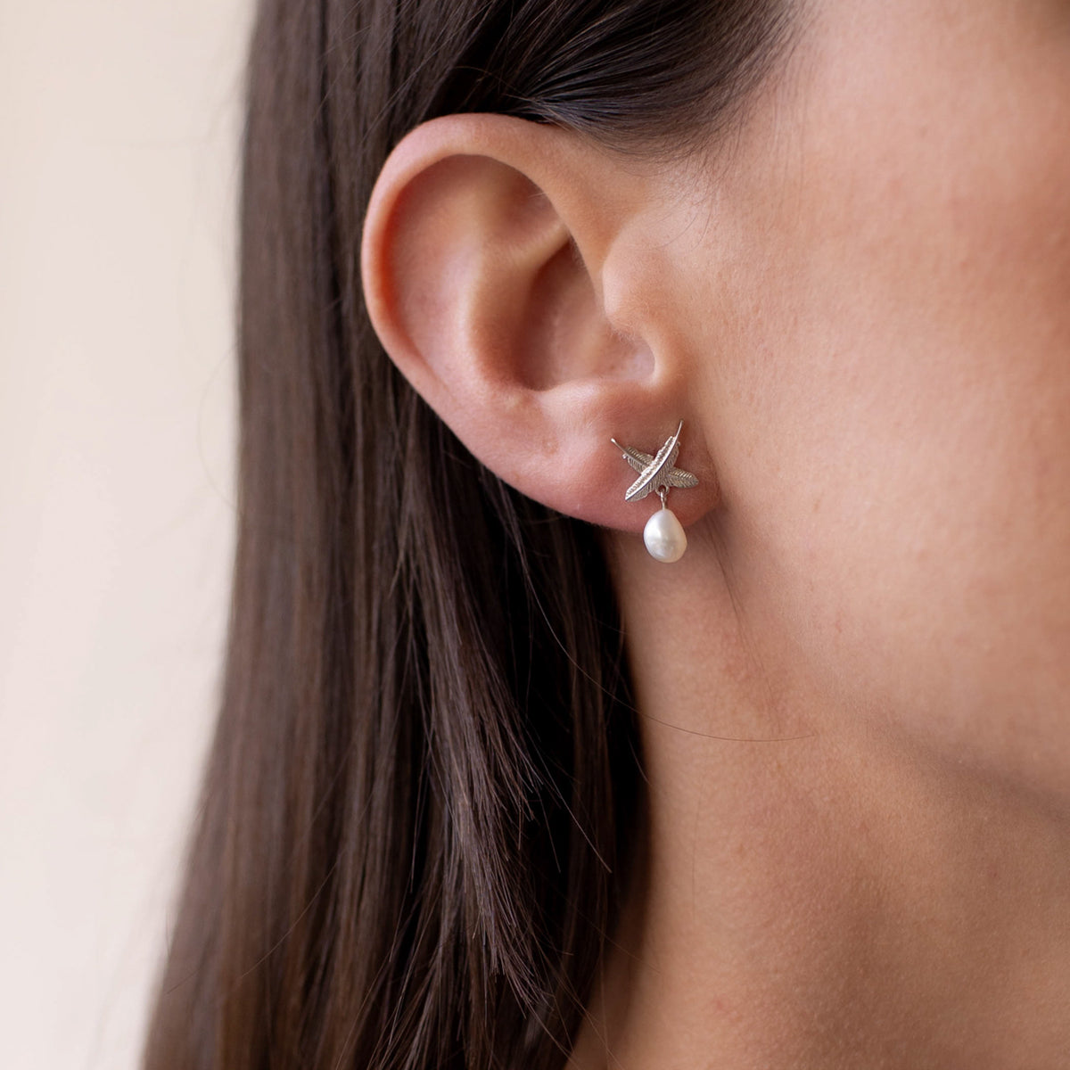 Boh Runga - Sterling Silver Feather Kisses Pearl Stud Earrings